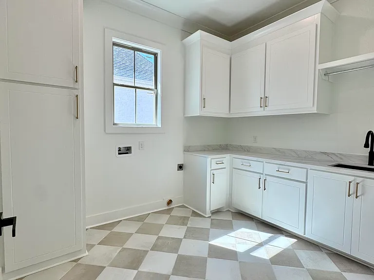 115 Genoa Drive — photo 41